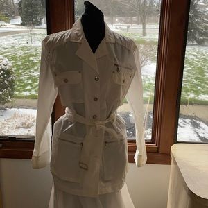 Adrienne Vittadini nylon spring coat, Excellent Condition, measurements below